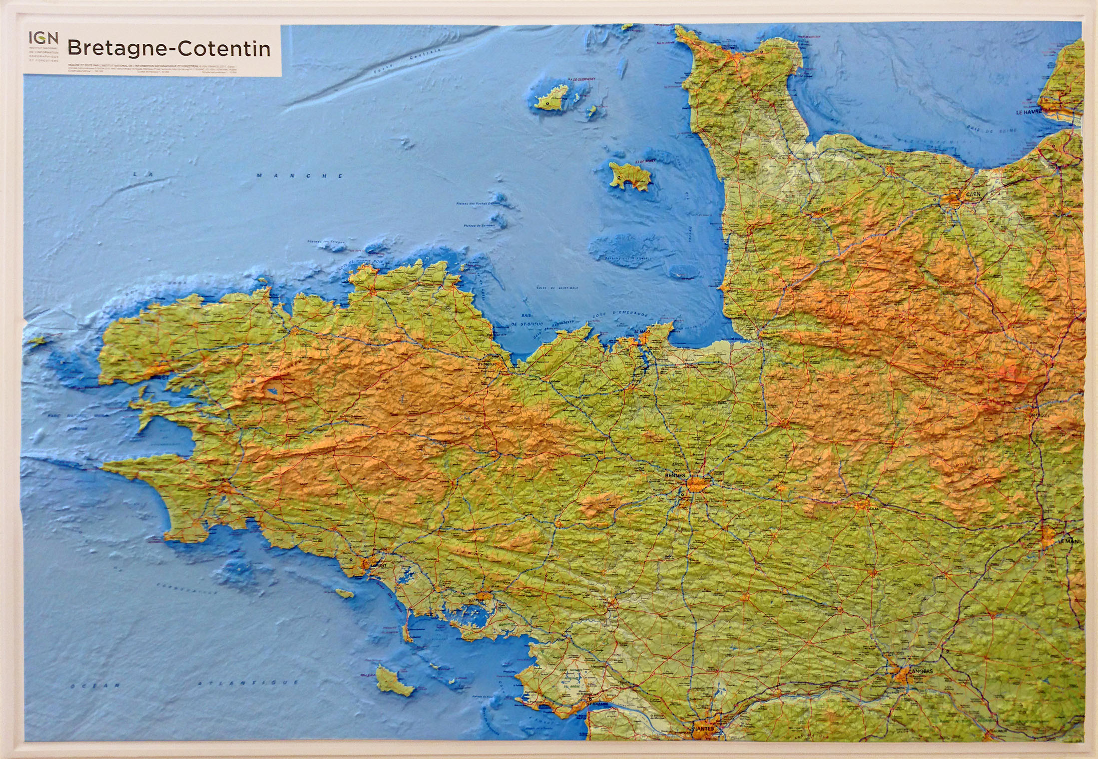 Online bestellen: Reliëfkaart 60303 Bretagne-Cotentin met voelbaar 3D reliëf | 113 x 80 cm | IGN - Institut Géographique National