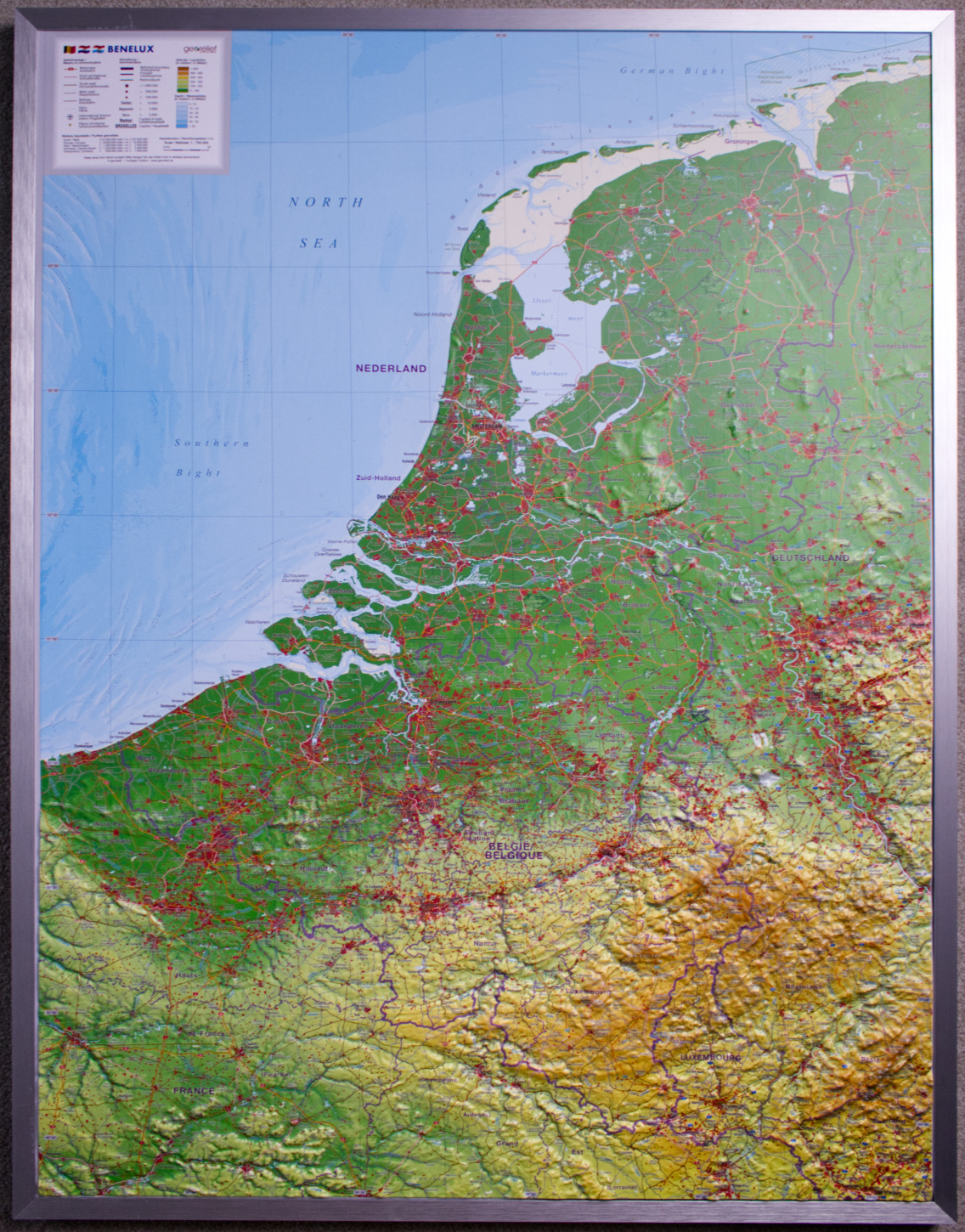 Online bestellen: Reliëfkaart Benelux met voelbaar 3D reliëf | 77 x 57 cm | GeoRelief